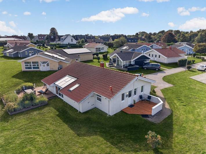 Ferienhaus für 12 Personen, mit Whirlpool und Terrasse sowie Garten und Sauna in Schönhagen