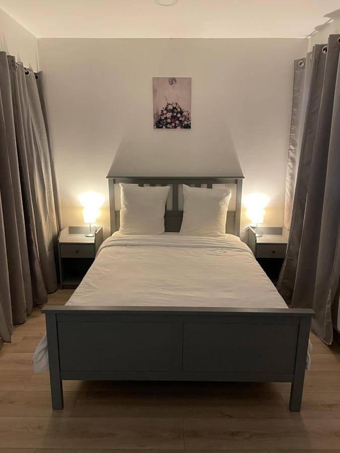 Appartement entier, Résidence Chene- 15 Mn de Paris et 05 Mn d'Orly Aéroport in Viry-Châtillon, Essonne