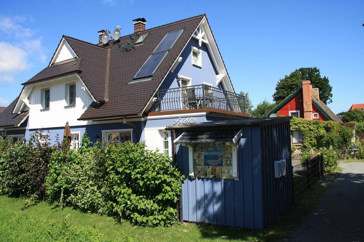 Ferienhaus für 9 Personen, mit Balkon und Sauna sowie Garten, kinderfreundlich in Zingst
