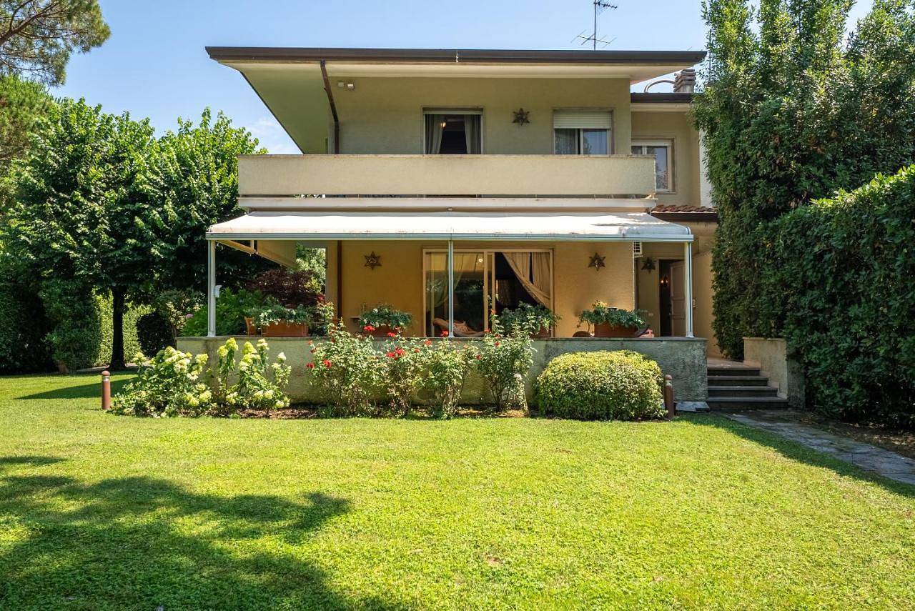 Villa Verde a Forte dei Marmi in Forte dei Marmi, Riviera Toscana