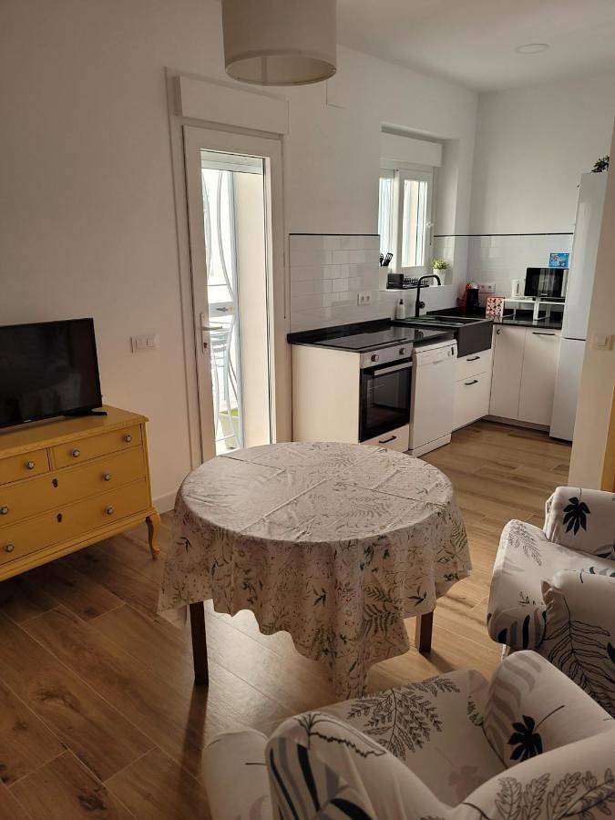 Apartamento de vacaciones para 4 personas, con terraza y jardín - 1