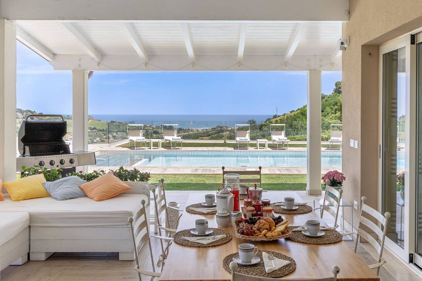 Villa Lerant in Acquaviva Picena, Riviera delle Palme