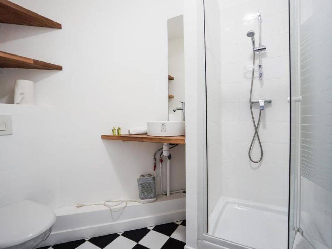 Appartement de vacances entier, Zimmer mit Badezimmer in Paris, Île de France