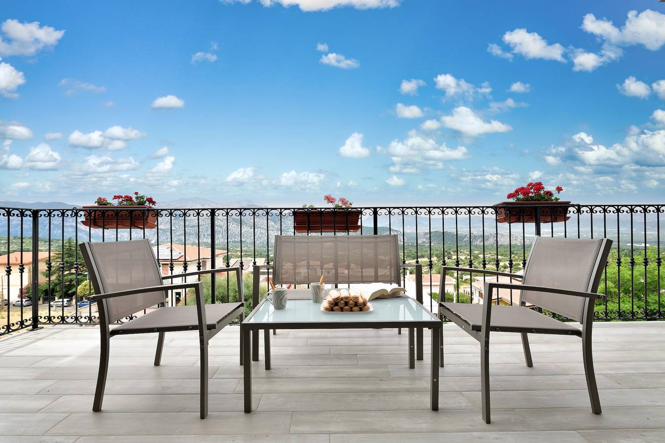 Ganze Wohnung, Ferienwohnung 'Dolcecasa' mit Bergblick, privater Terrasse und Wlan in Dorgali, Golf von Orosei