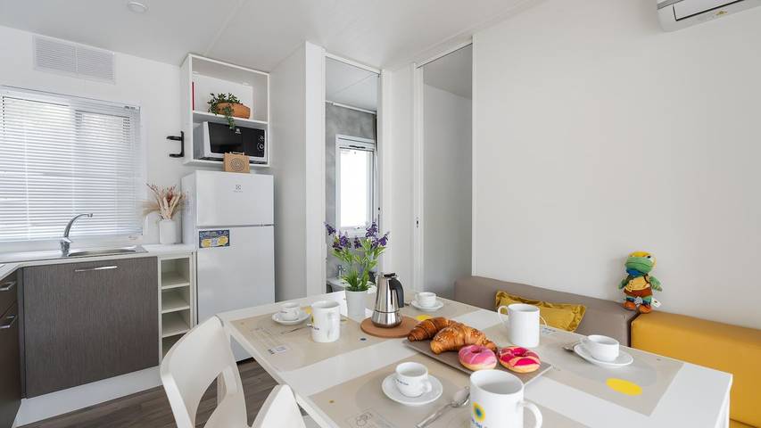 Wohnmobil für 5 Personen, mit Terrasse und Pool in Jesolo - 2