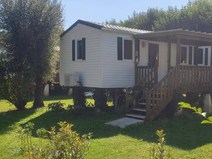 Flower camping La Dordogne Verte - Mobilheim 4 personen - Mobil Home Confort 2 Schlafzimmer plus Klimaanlage in Saint-Aulaye, Périgord Vert