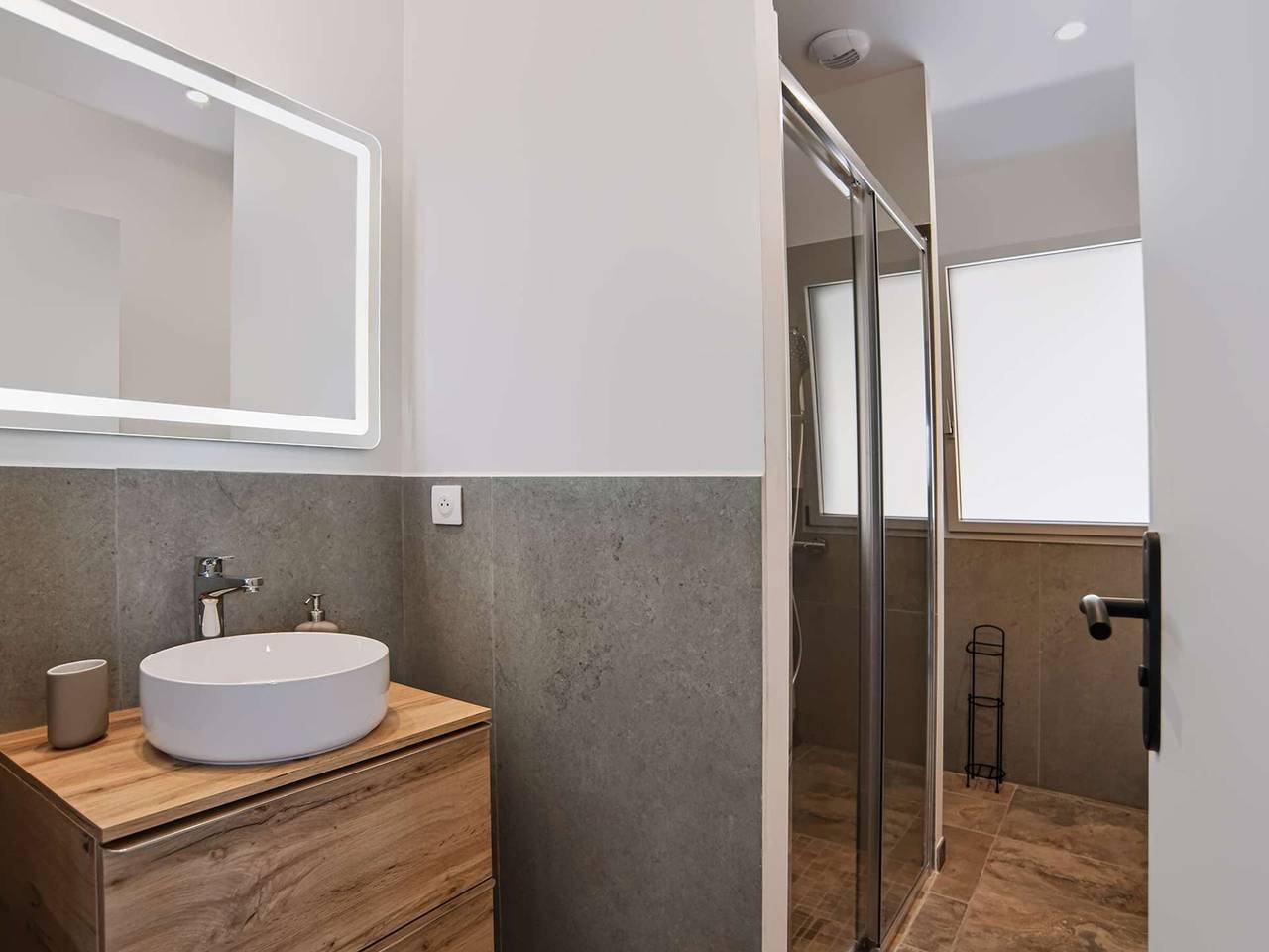 Entire apartment, Renovated apartment mountain view - 2 guests in Saint-Pée-sur-Nivelle, Bayonne region