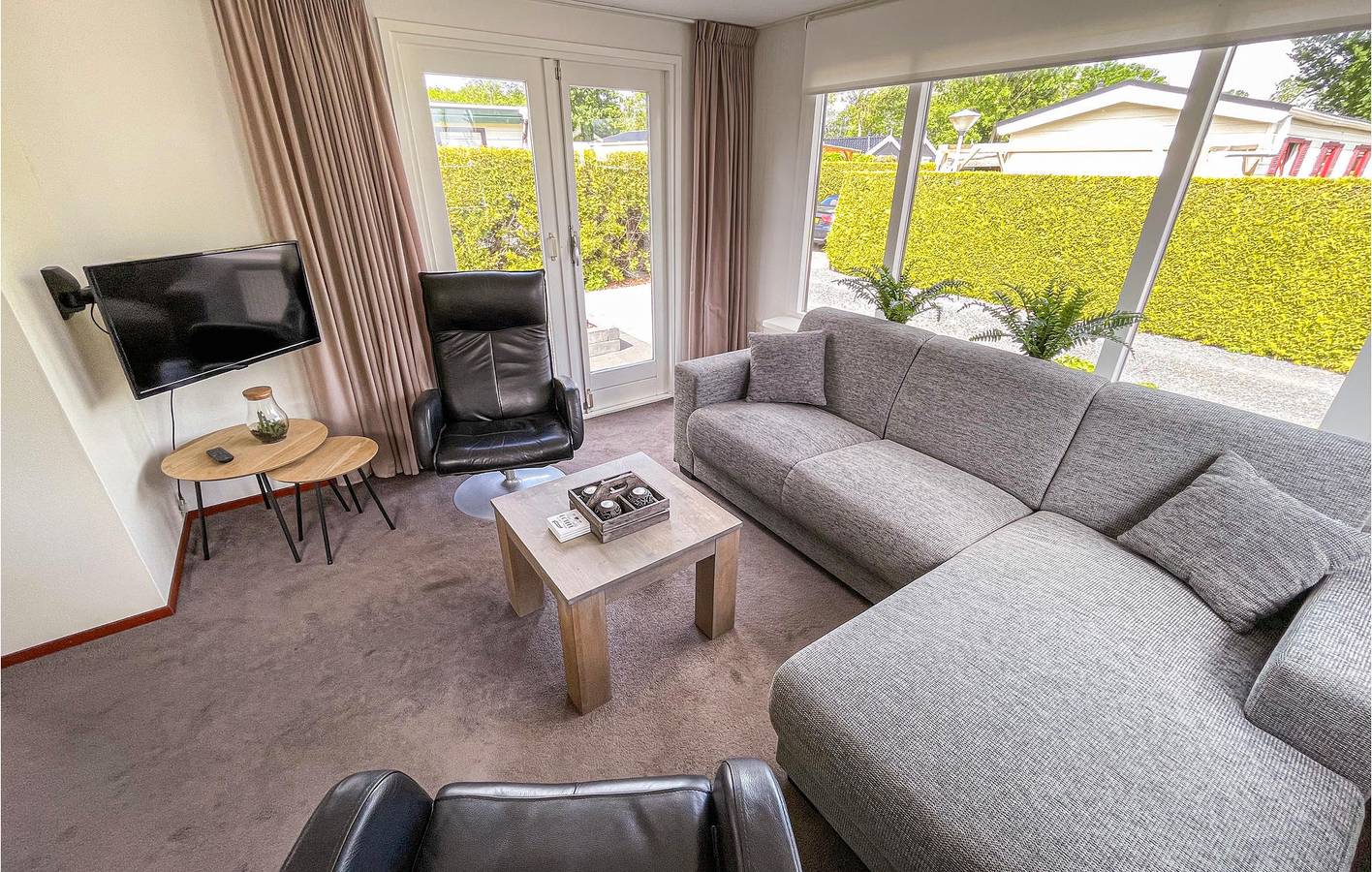 Mobile Home for 4 people with terrace in Franekeradeel, North Sea Netherlands