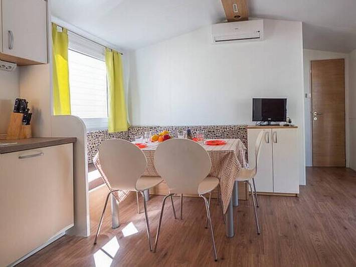 Camping Klenovica - Mobilheim 6 personen - Comfort | 3 Schlafz. | 6 Pers. | Erhöhte Terrasse | Klimaanlage | Tv in Klenovica, Primorje-Gorski Kotar