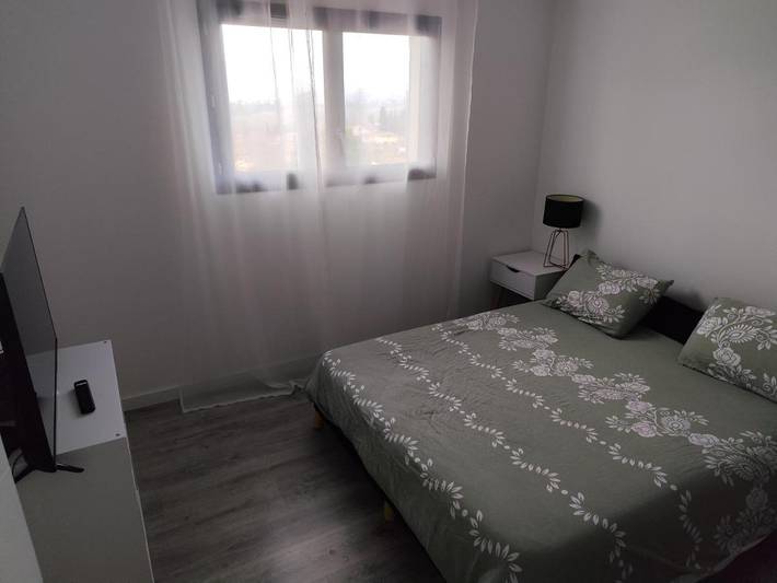 Gîte pour 3 personnes, avec Terrasse ainsi que Jardin et Vue à Clonas-sur-Varèze