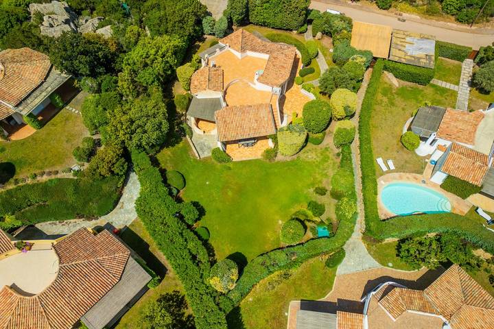 Villa Eleonora with Sea View, Wi-Fi, and Air Conditioning in Punta Sardegna, Palau (Sardinia)