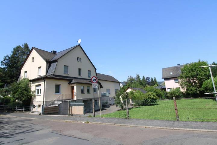 Ferienwohnung für 5 Personen, mit Balkon und Whirlpool sowie Terrasse und Ausblick