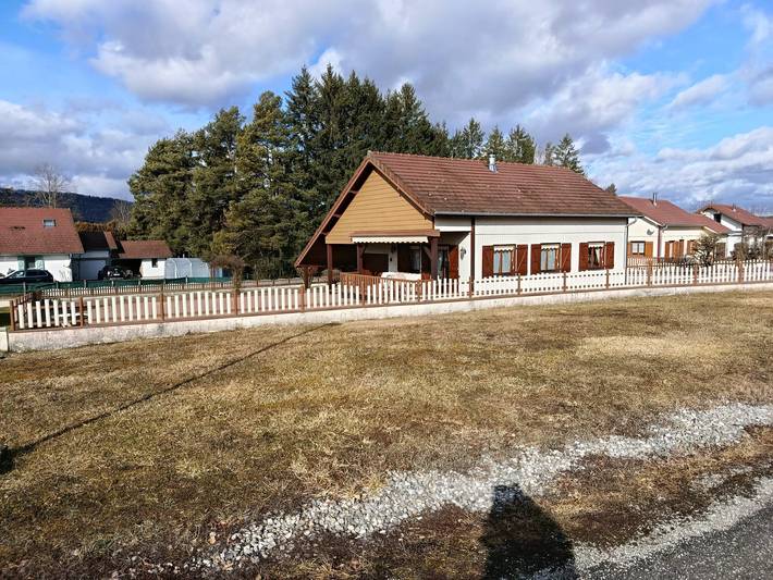 Location de vacances pour 6 personnes, avec jardin à Pont-de-Poitte - 3