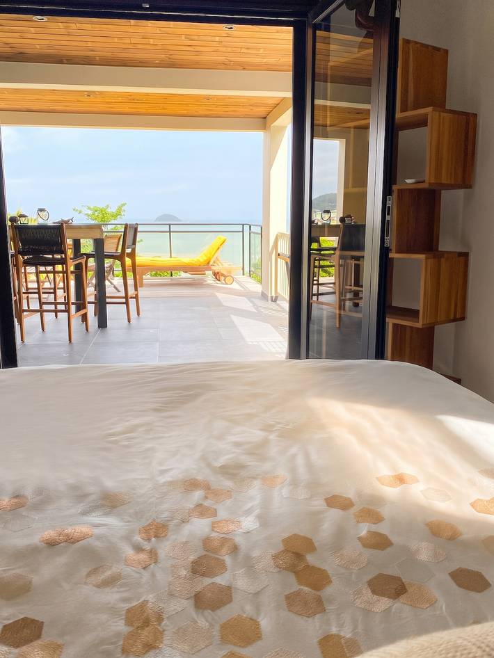 Apartamento entero, Apartamento frente al mar con piscina privada en La Trinité, 98m² in La Trinité, Martinica