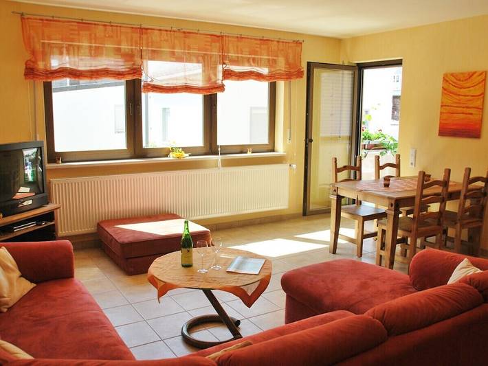 Location de vacances pour 6 personnes, avec balcon à Ernst - 4