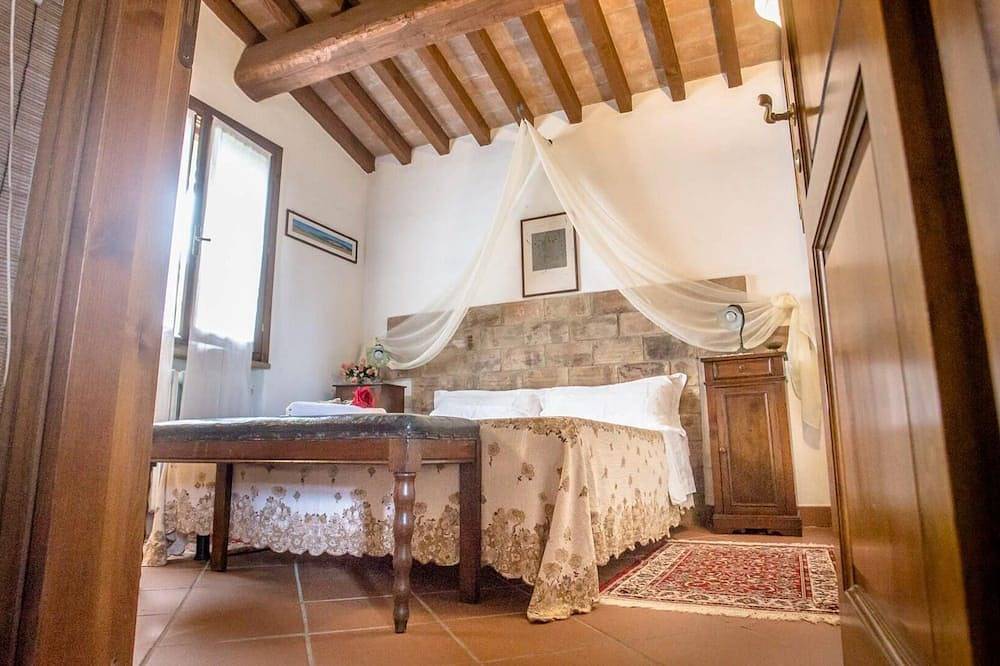 Charmantes Einfamilienhaus in tosk. Bauweise fuer 2 Personen, Pool, Wlan, Garten in Montescudaio, Etruskische Küste