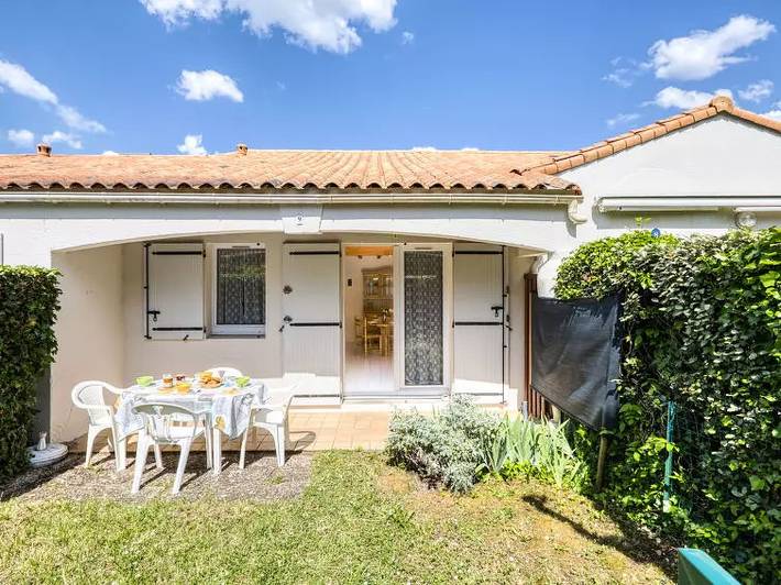Gîte pour 4 personnes, avec terrasse dans Plage du Platin - 2