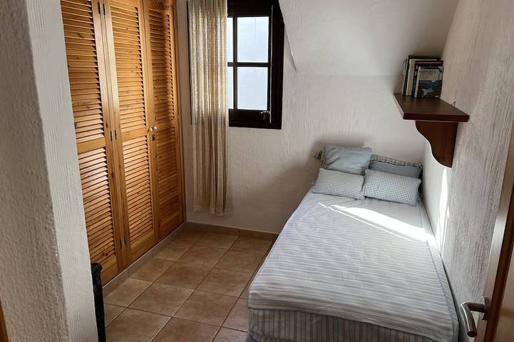 Menorcan house for families in front of the beach with Wifi and air conditioning in Son Xoriguer, Ciutadella
