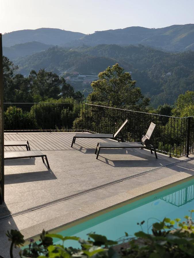 Location de vacances pour 2 personnes, avec vue ainsi que jardin et piscine à Terras de Bouro - 2
