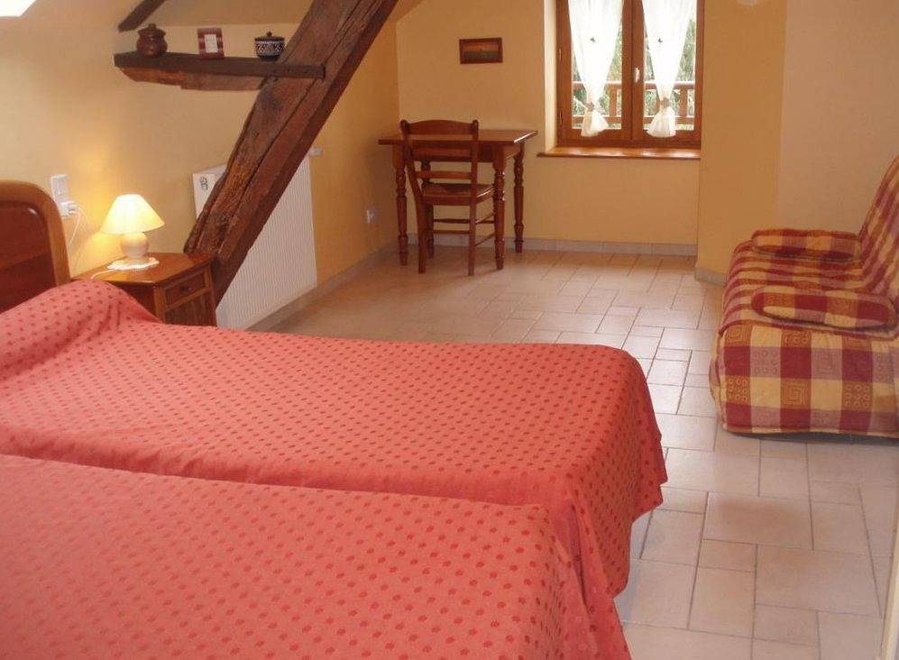 Chambres d'hôtes de Froulay - Chambre jaune in Couesmes-Vaucé, Mayenne