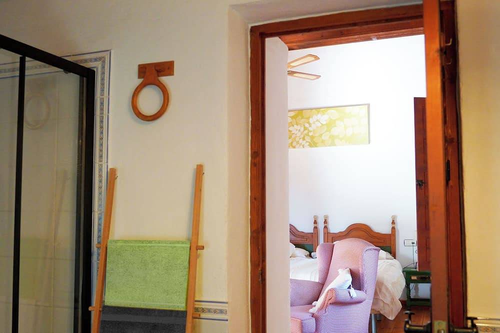 Casa 3/Andalusian architecture in a beautiful green oasis/1 km from El Borge in El Borge, Málaga Provincie