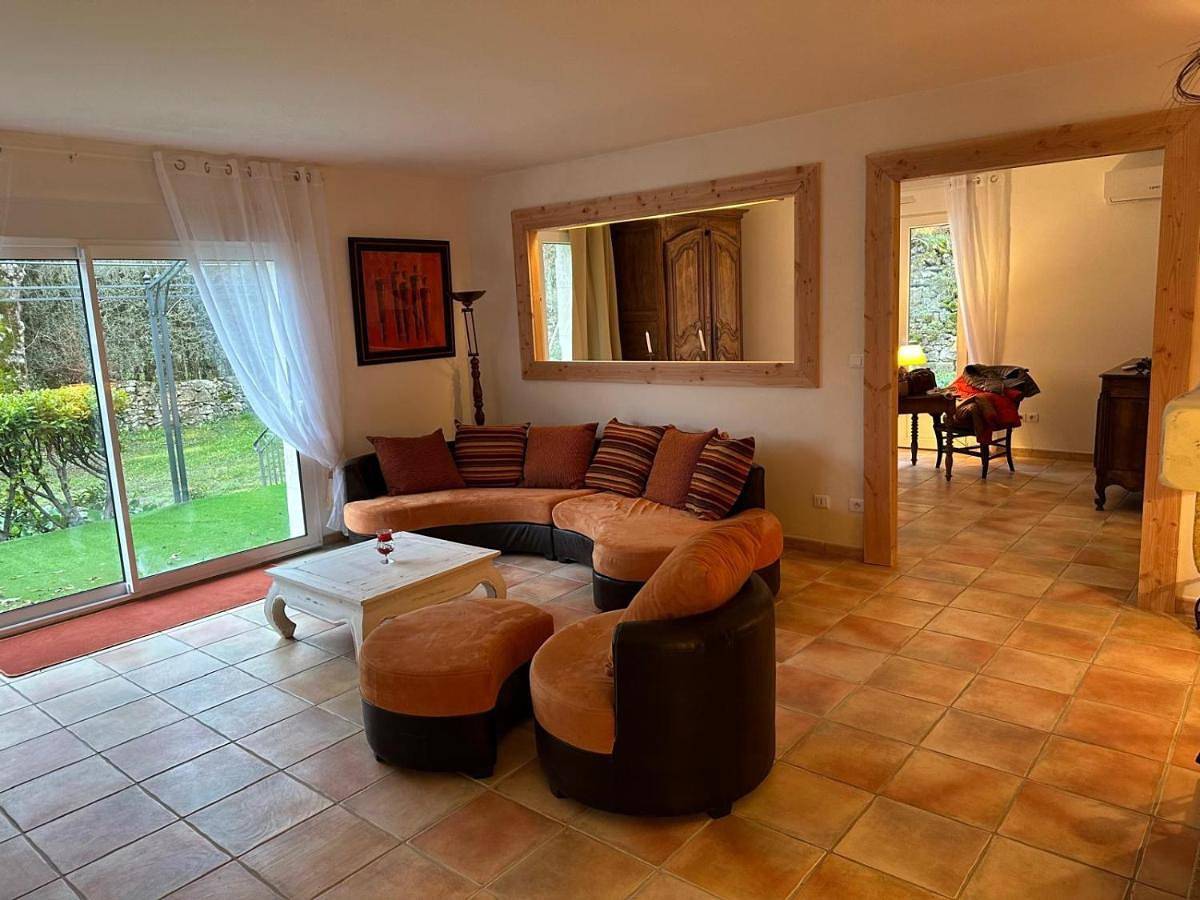 Three-Bedroom Villa in La Vacquerie-et-Saint-Martin-de-Castries, Région de Lodève