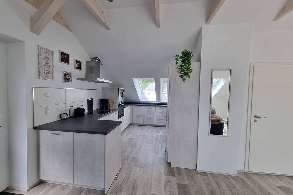 Ganze Wohnung, 90 qm Fewo für 2 Gäste im neu ausgebautem Dg mit seperatem Eingang in Klausdorf (Kiel), Schwentinental
