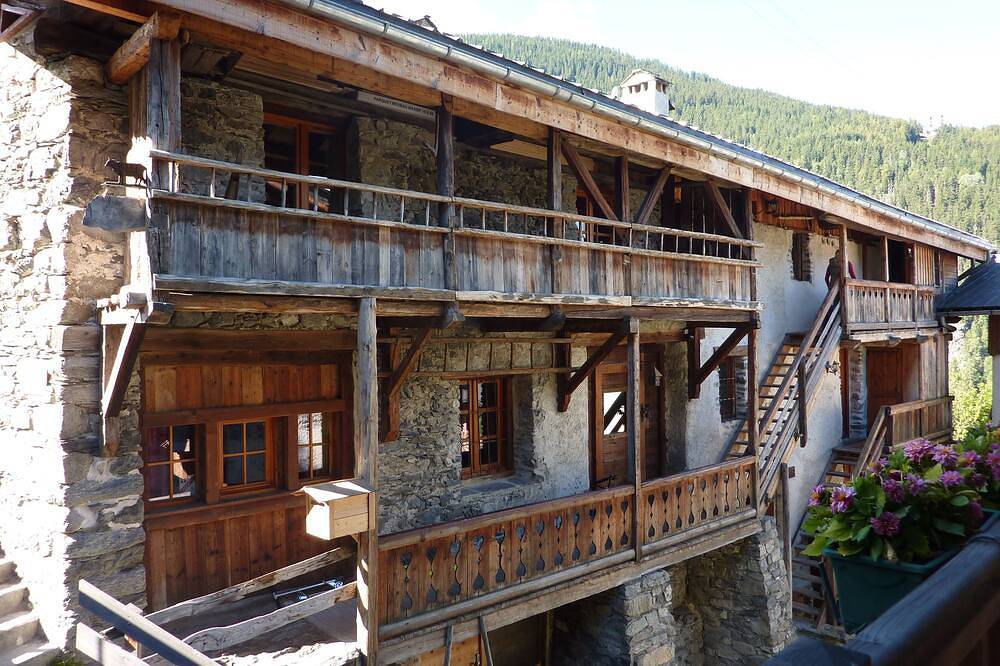 Precioso ático bajo el techo de una casa de campo a 200 metros de los ascensores. in Parque Nacional de Vanoise