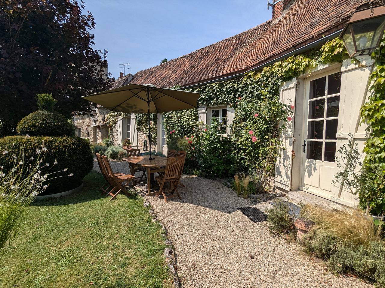 18th Century House with Private Garden - Yèvre le Châtel in Yèvre-la-Ville, Pithiviers region