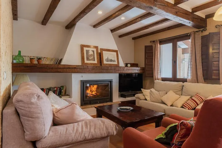 Casa rural para 10 personas, con piscina además de jardín y vistas - 1