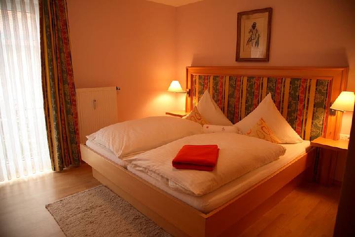 Ganze Wohnung, Auszeit - Ihr Sibyllenbad Gästehaus - Appartement 1 Erwachsener in Neualbenreuth, Ostbayern