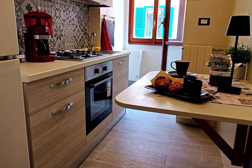 Entire apartment, Cozy apartment Bracciano center, very close to the train station in Bracciano, Lake Bracciano