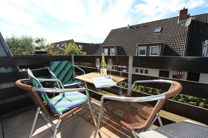 Ganze Wohnung, Charmant gestaltetes Ferienappartement für bis zu vier Personen auf zwei Etagen in Nordfriesische Inseln (Schleswig-Holstein) (Schleswig-Holstein), Wenningstedt
