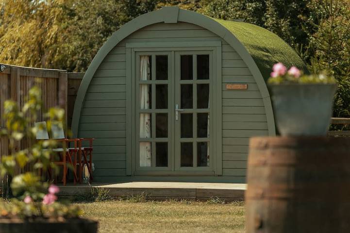 Glamping for 2 people in Wiltshire