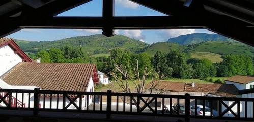 Gîte pour 6 personnes, avec terrasse et jacuzzi en Pyrénées-Atlantiques