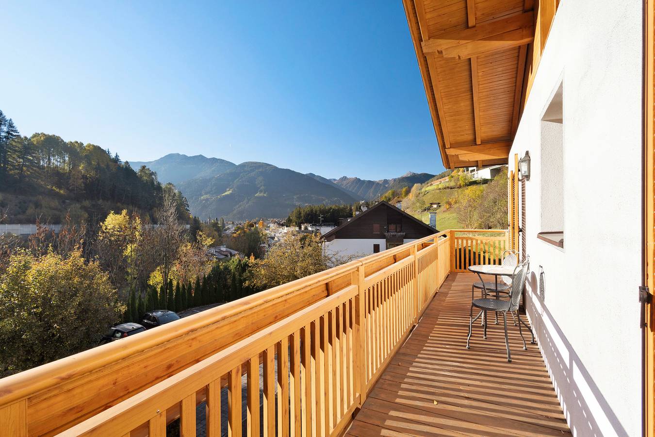 Entire apartment, Apartment 'Hatzlhof Nr 6' with Mountain View, Shared Terrace and Wi-Fi in Tschöfs - Ceves, Sterzing