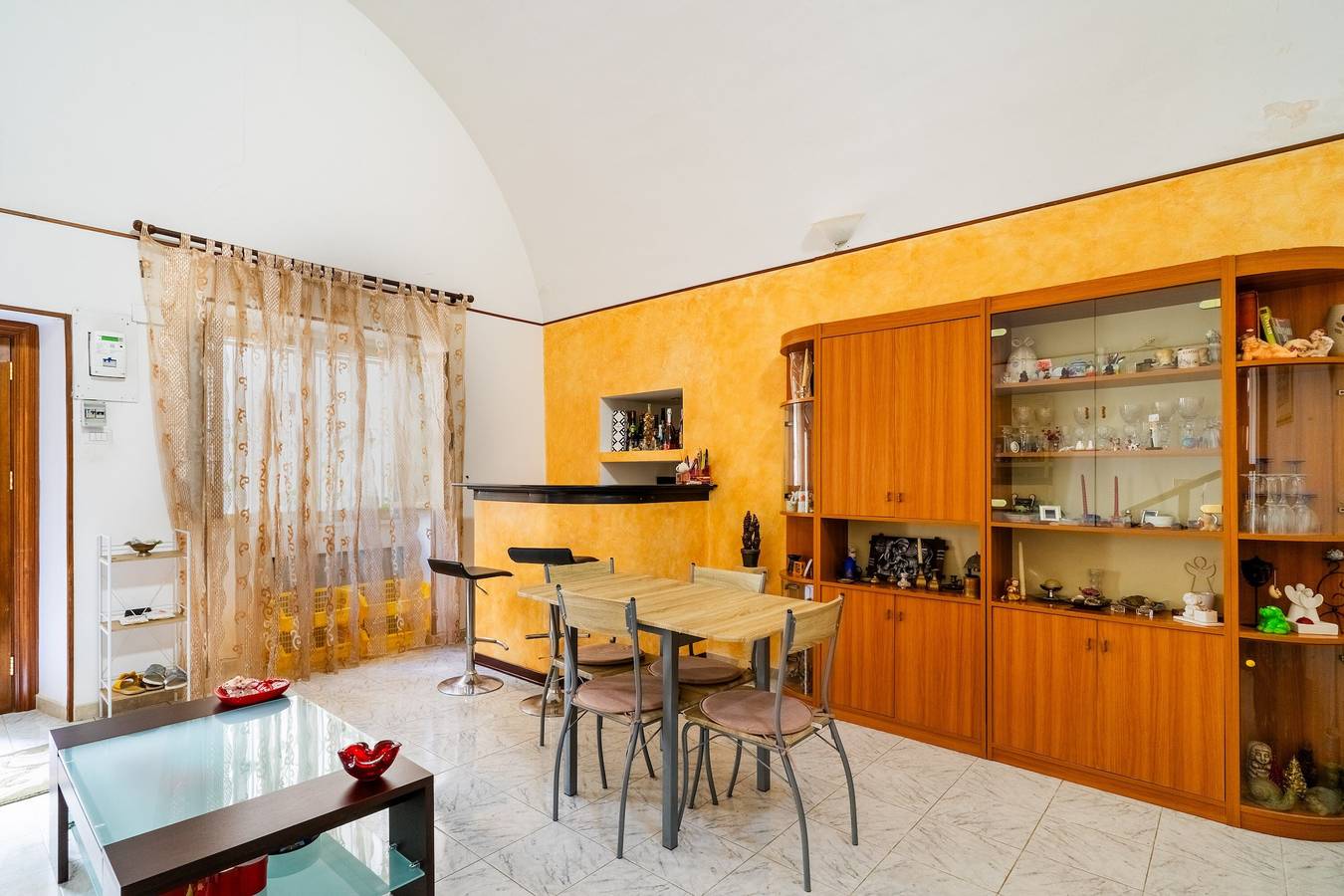 Appartamento intero, Appartamento 'Elena Inn' con terrazza privata, Wi-Fi e aria condizionata in Matino, Golfo di Taranto