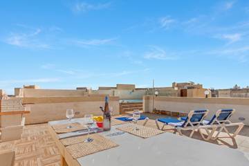 Holiday Home for 15 People in Nadur, Gozo, Photo 3