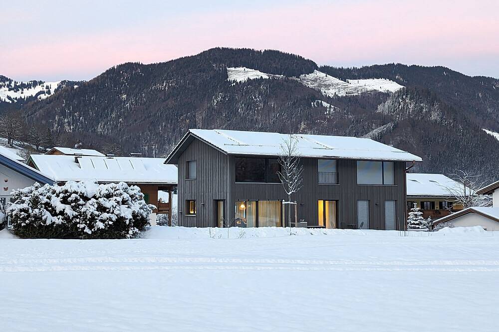 Modernes Ferienhaus mit rundum Bergblick, Pool, Sauna und großem Garten in Unterwössen, Bayerische Alpen