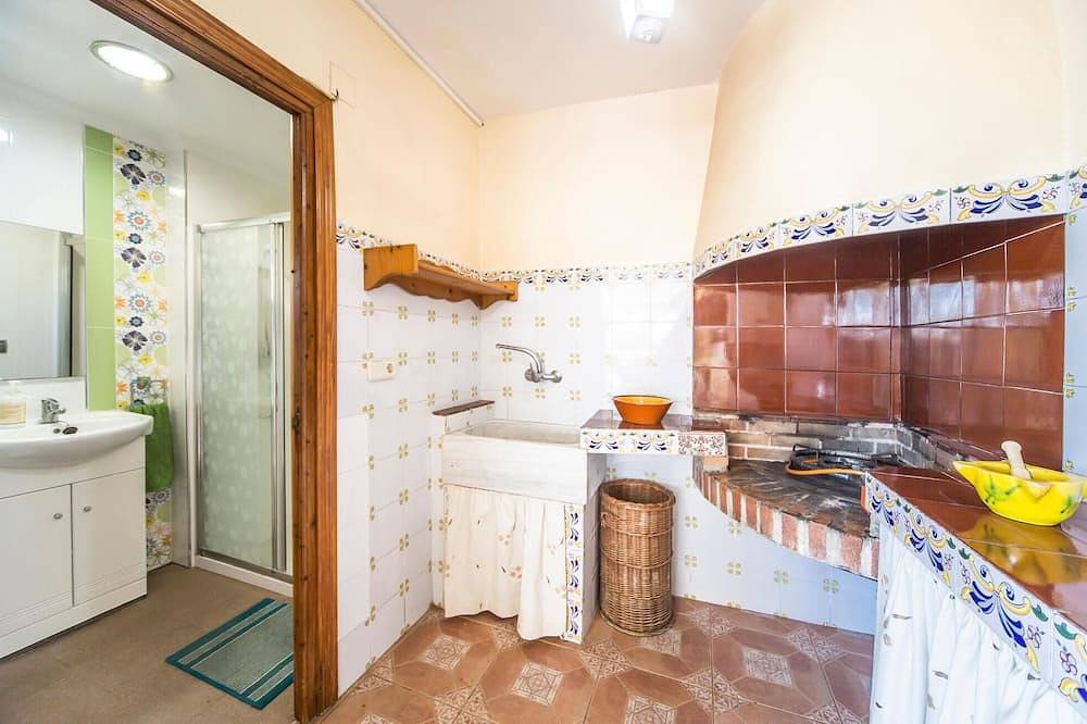 Gorgeous home in Urbanización La Sima in Puebla de Vallbona, Provincia de Valencia