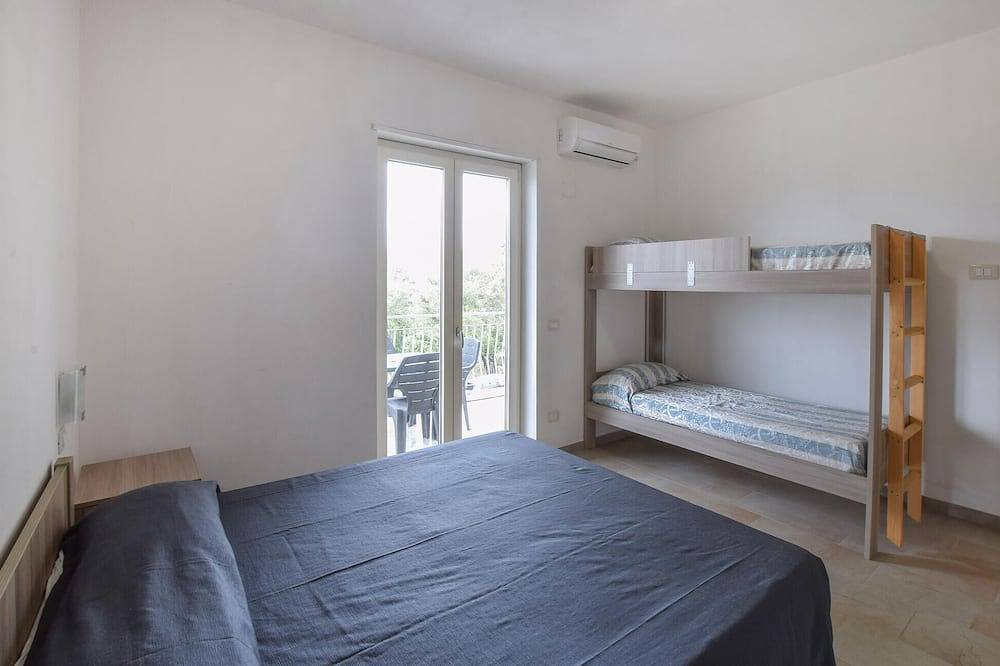 Ganze Wohnung, Schöne 1-Zimmer-Wohnung in Ricadi in Santa Maria (Vibo Valentia), Vibo Valentia Provinz