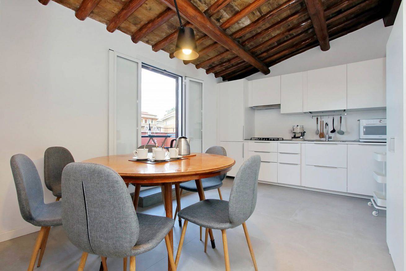 Entire apartment, Torre Argentina -  Panoramic penthouse for 8 people with wonderful terrace in Rome City Center, Rome
