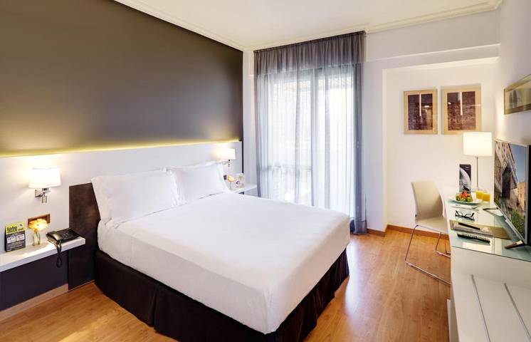 Hotel für 3 Personen, mit Terrasse - 1