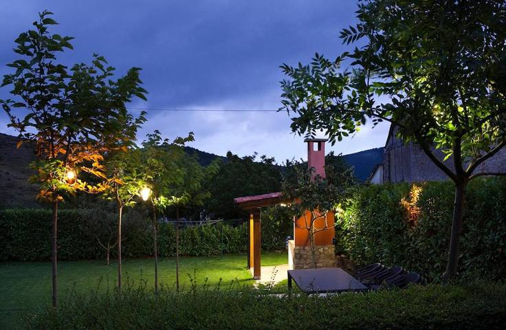Casa rural para 12 personas, con vistas además de jardín y piscina, Se admiten mascotas en Cuenca de Pamplona - 4