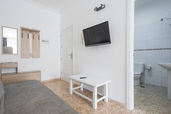 Entire apartment, Nice apartment one minute from the beach in Playa San Juan, Guía de Isora