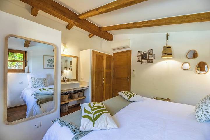 Charming sheepfold with private heated pool between sea and mountains in Sotta, Sartène und Umgebung