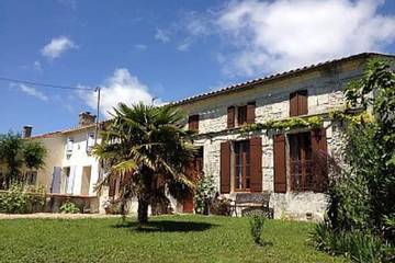 Location de vacances pour 14 personnes, avec jardin à Saint-Fort-sur-Gironde
