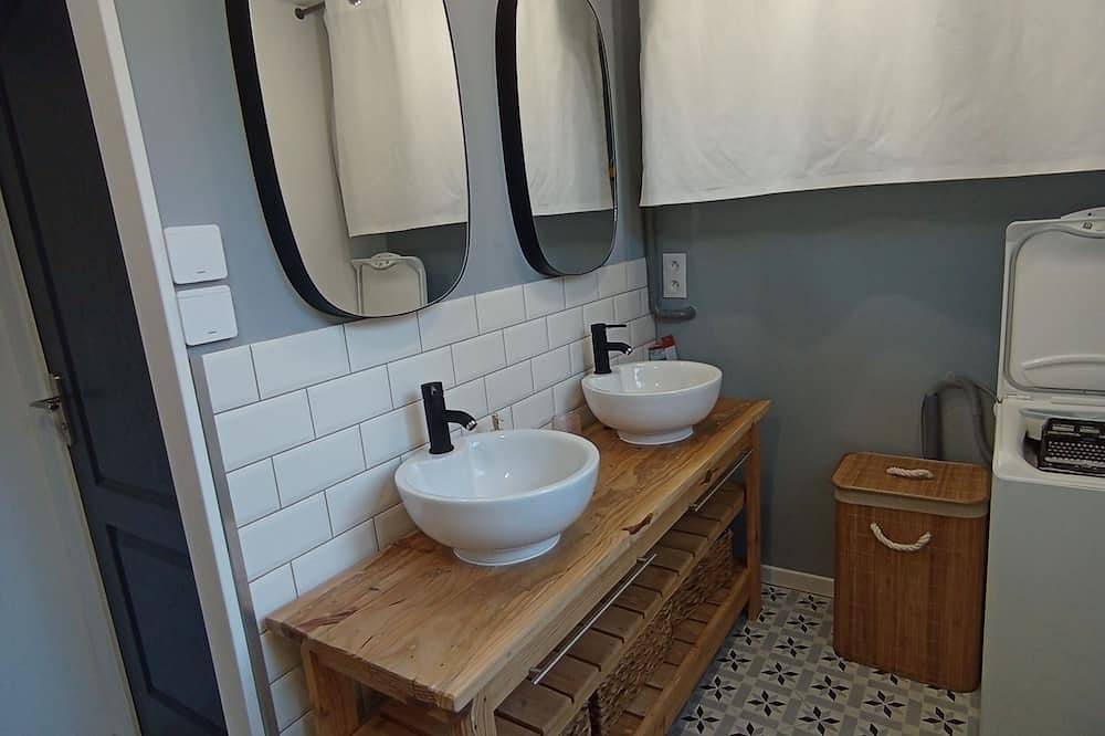 Former workshop to be refurbished quiet and peaceful in Castelculier, Agen und Umgebung