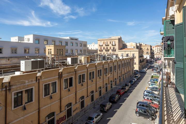Appartement 'L'Incanto - Centraal Station' met Wi-Fi en airconditioning