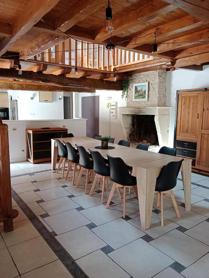 Location de vacances pour 12 personnes, avec jardin à Puyravault - 2